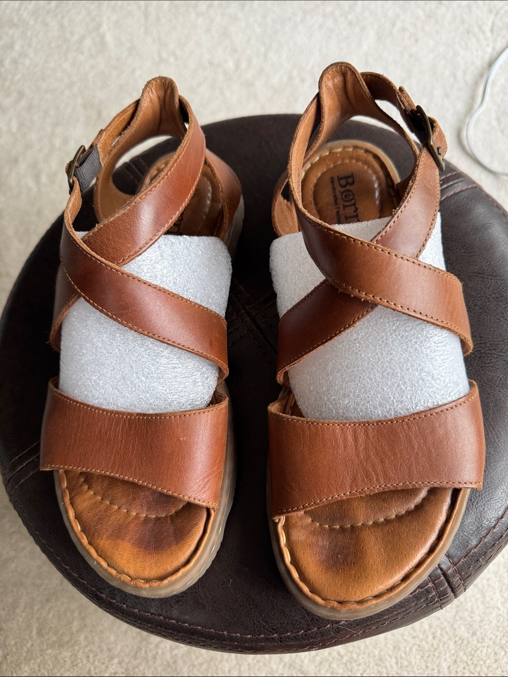 Born Women's Carmel/Tan Leather Crisscross Strap Sandals SZ 8